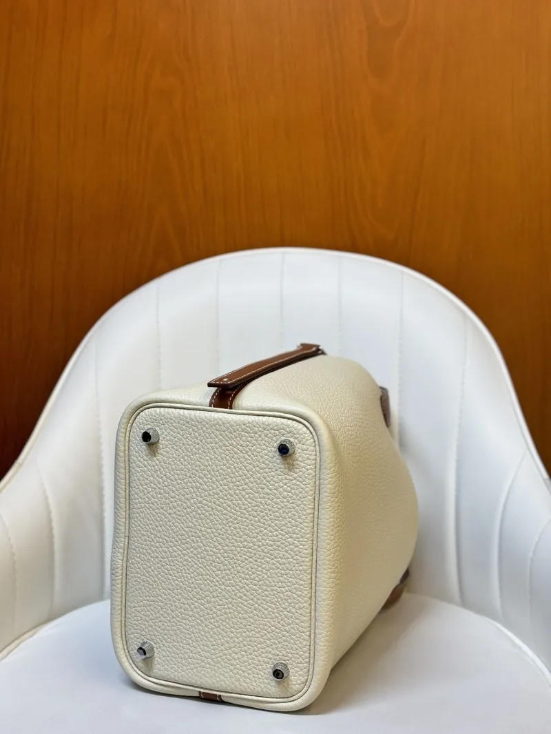 Hermes Cream Brown Leather Bucket Bag - Image 7