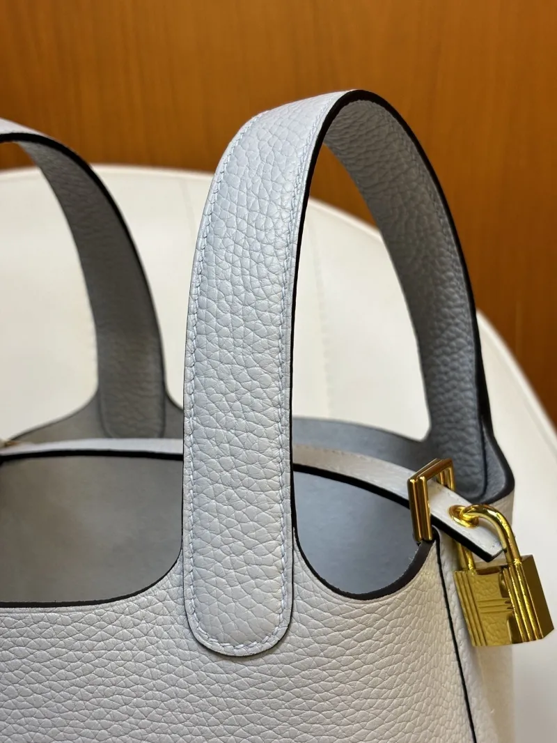 Hermes Pale Blue Leather Bucket Handbag - Image 5