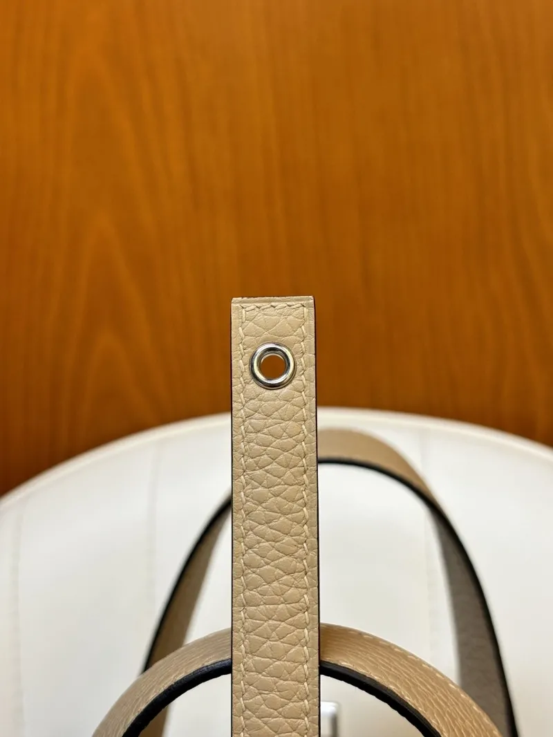 Hermes Beige Leather Bucket Bag - Image 3