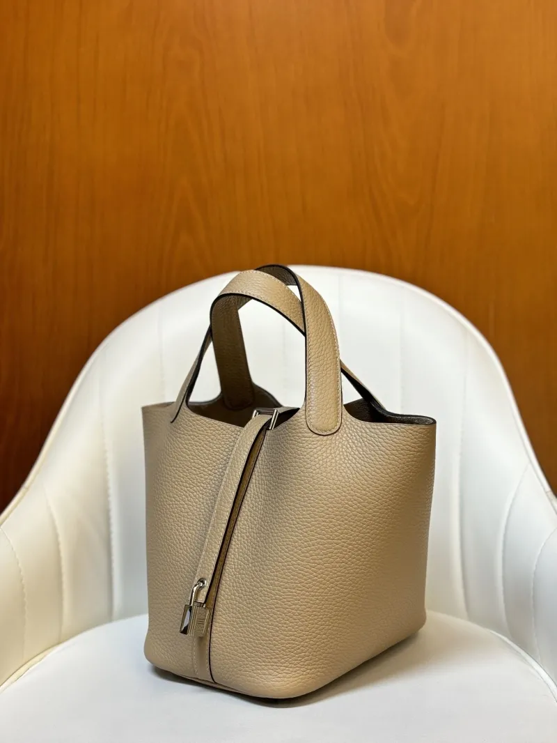 Hermes Beige Leather Bucket Bag - Image 6