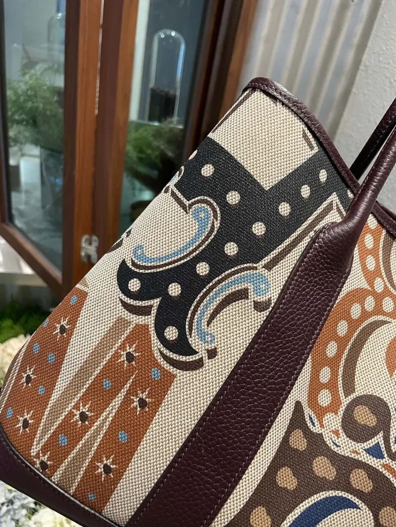 Alternative view of Hermes Shopping Bags-60
