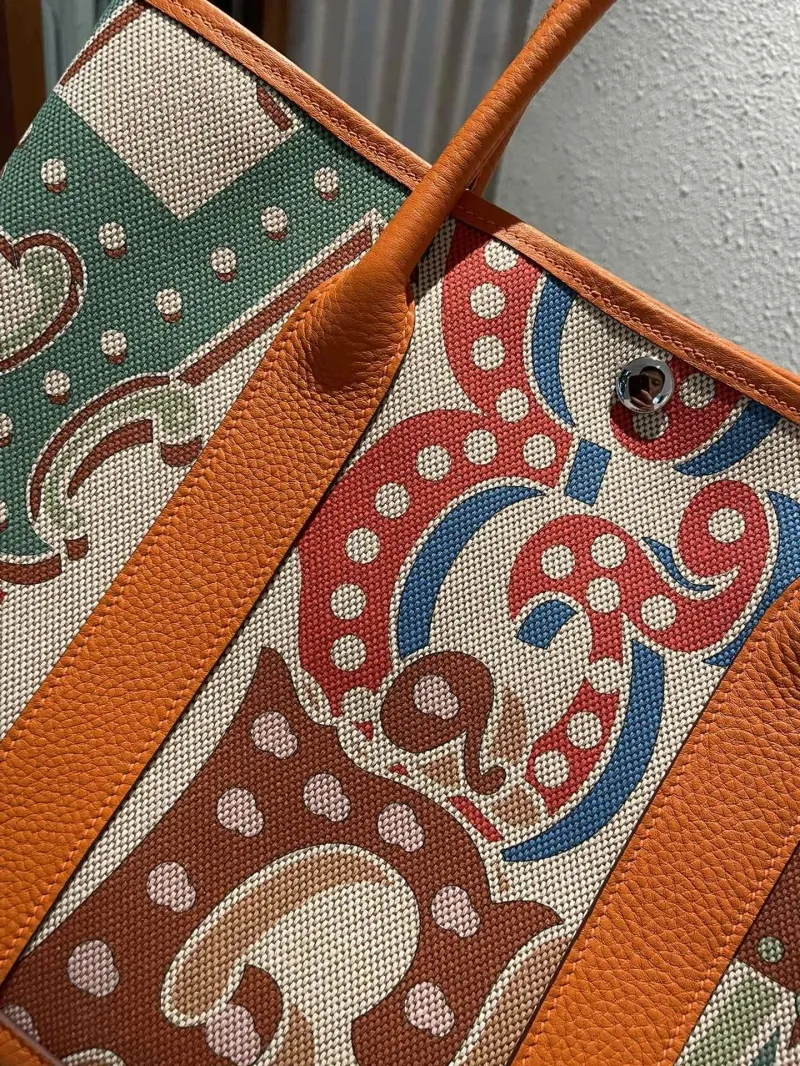 Alternative view of Hermes Shopping Bags-61