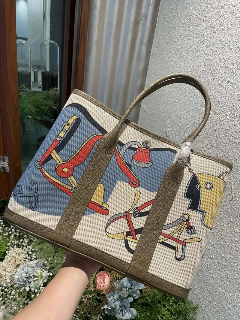 Hermes Shopping Bags-63