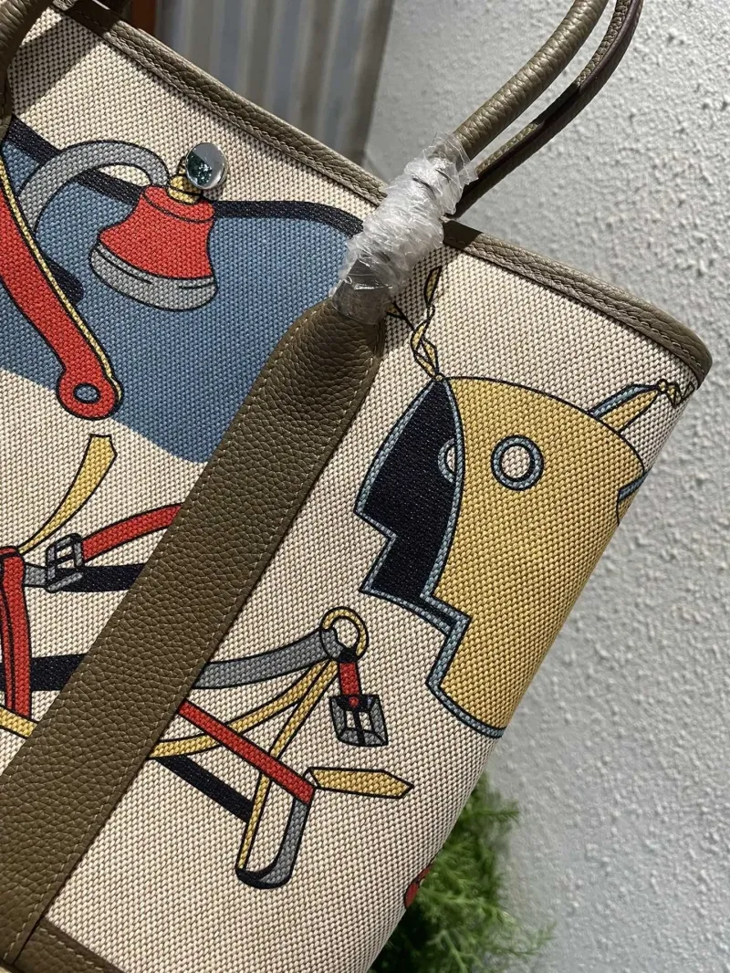 Alternative view of Hermes Shopping Bags-63