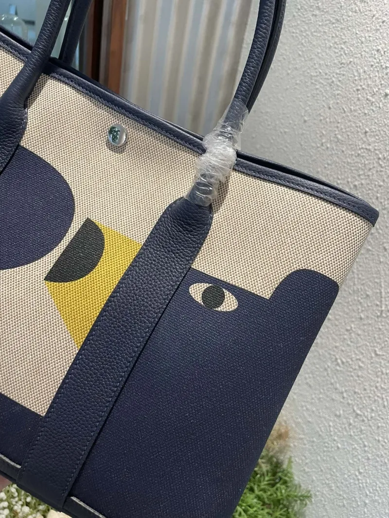 Alternative view of Hermes Shopping Bags-64
