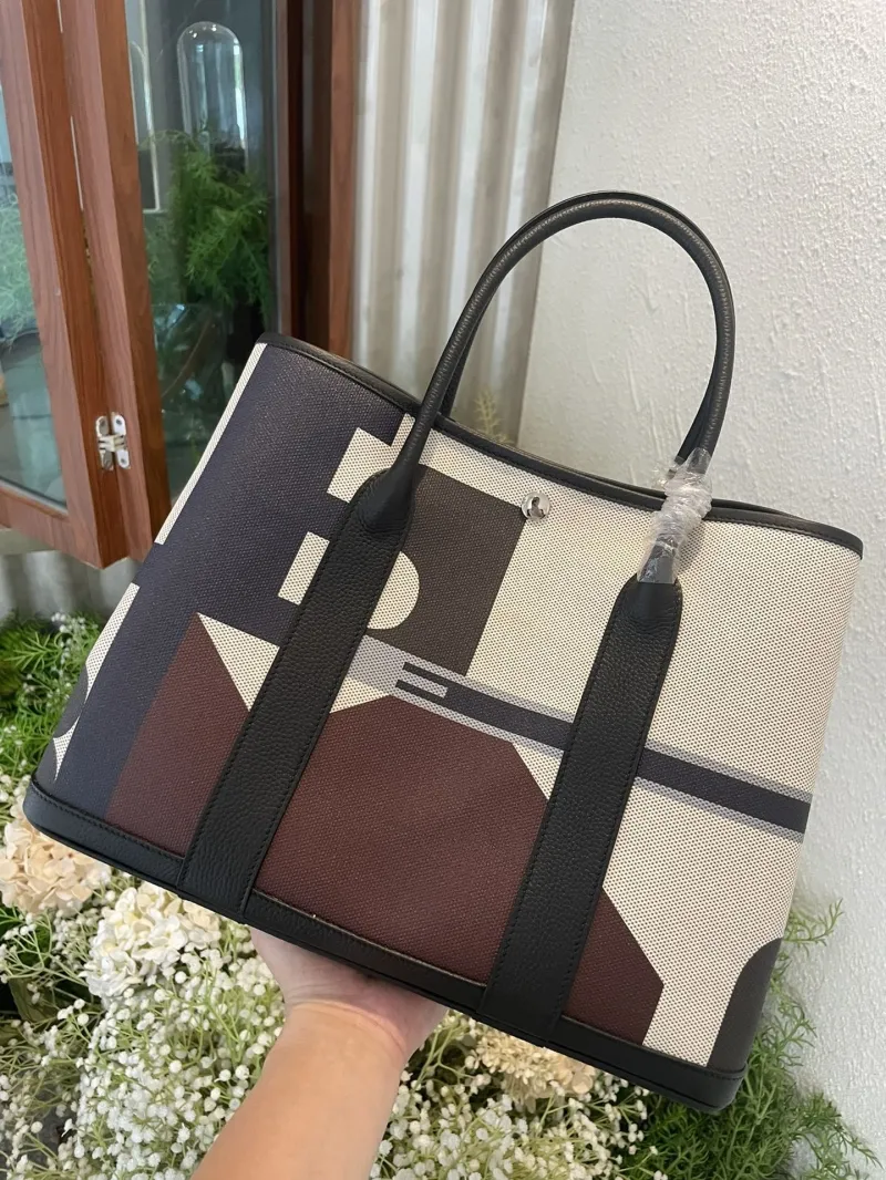Hermes Shopping Bags-67