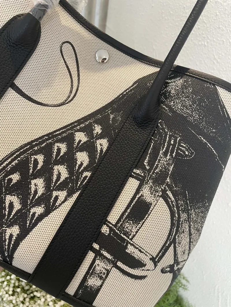 Alternative view of Hermes Shopping Bags-71