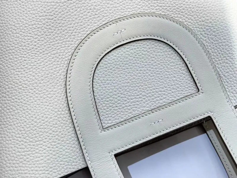 Hermes Cream Leather Bucket Handbag - Image 6