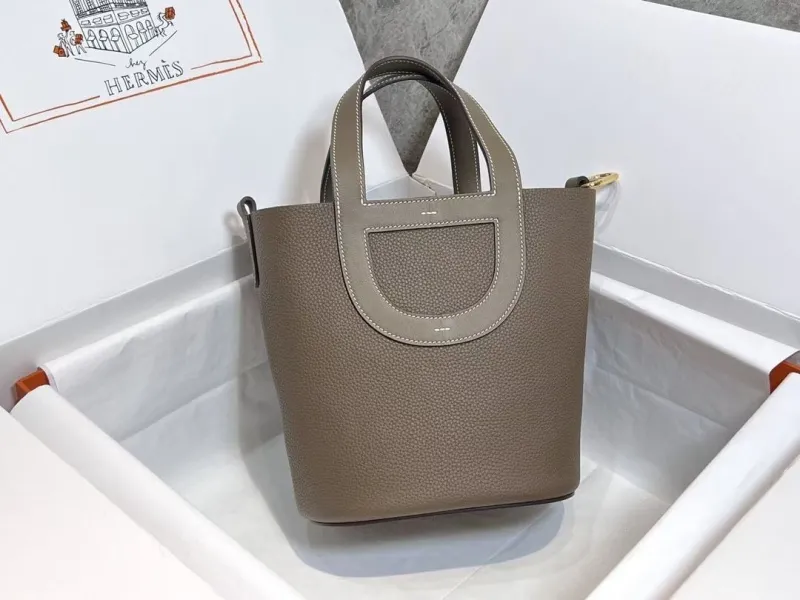 Hermes Shopping Bags-79
