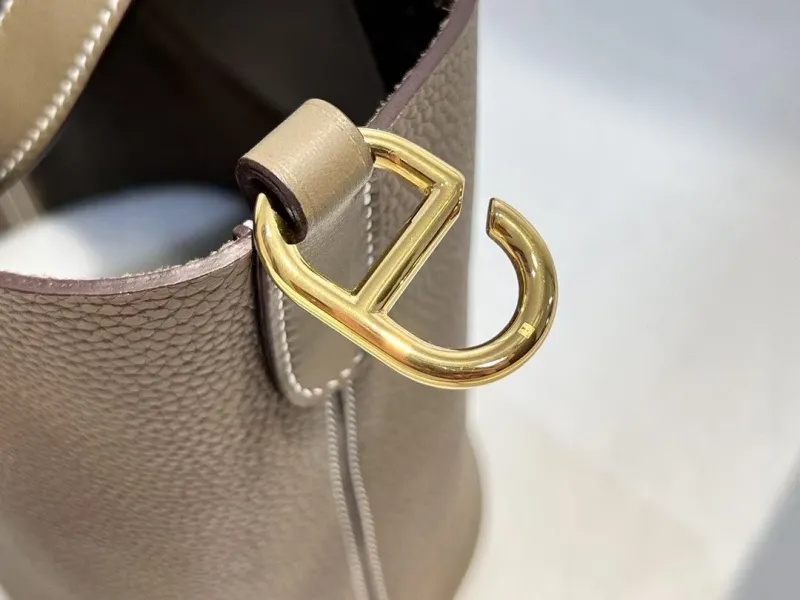 Hermes Taupe Leather Bucket Bag - Image 5