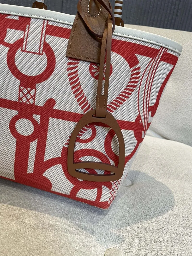 Alternative view of Hermes Shopping Bags-89