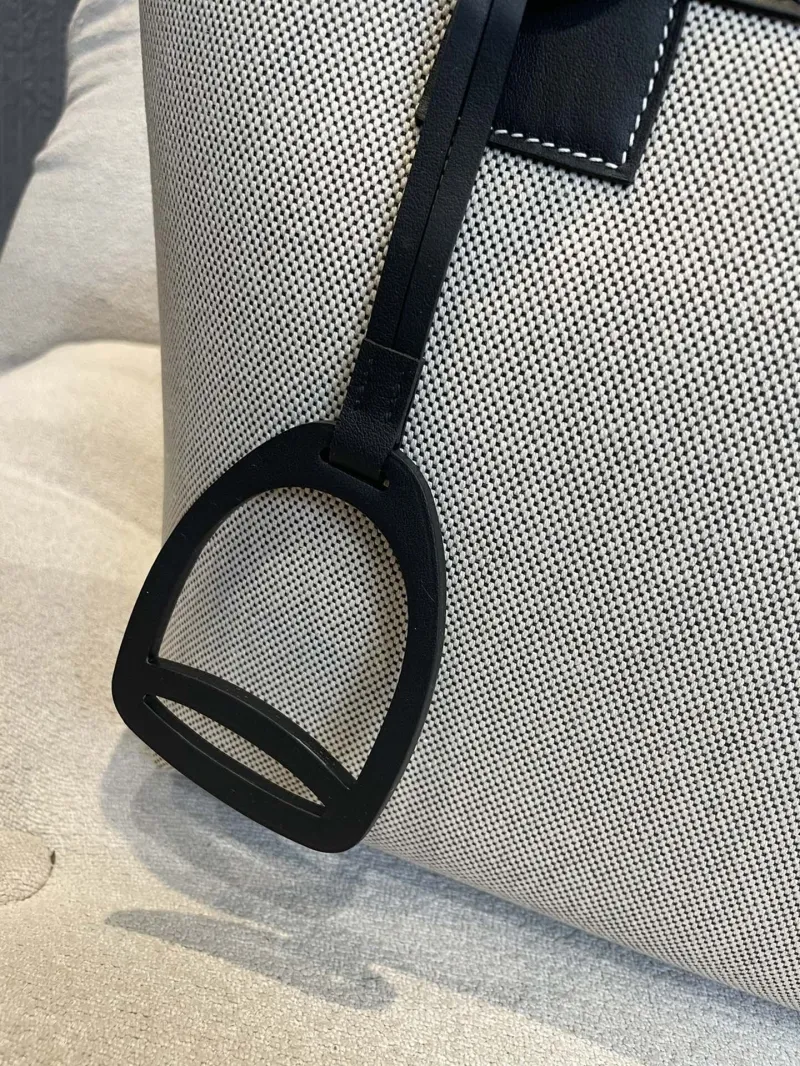 Alternative view of Hermes Shopping Bags-92