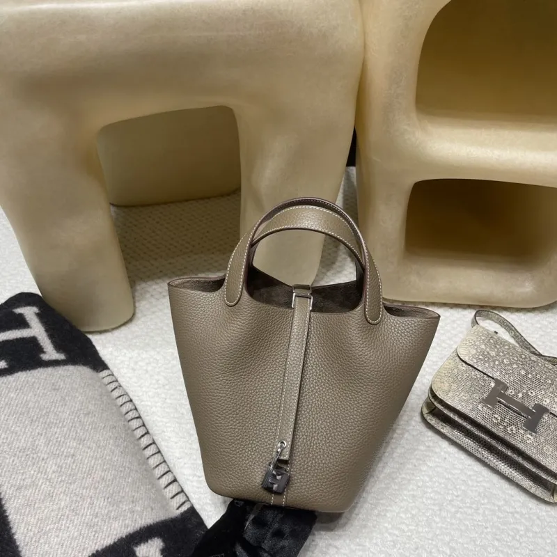 Hermes Shopping Bags-101