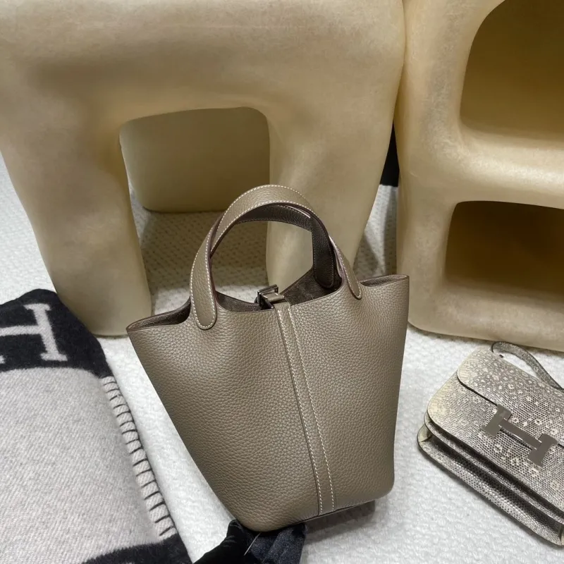 Hermes Shopping Bags-101 - Image 8