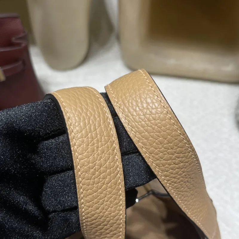 Hermes Tan Leather Bucket Handbag - Image 4