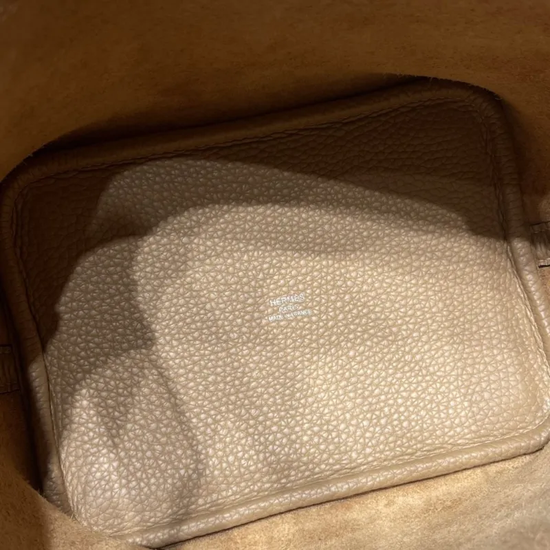 Hermes Tan Leather Bucket Handbag - Image 5