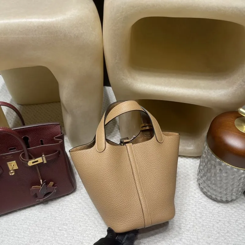 Hermes Tan Leather Bucket Handbag - Image 6