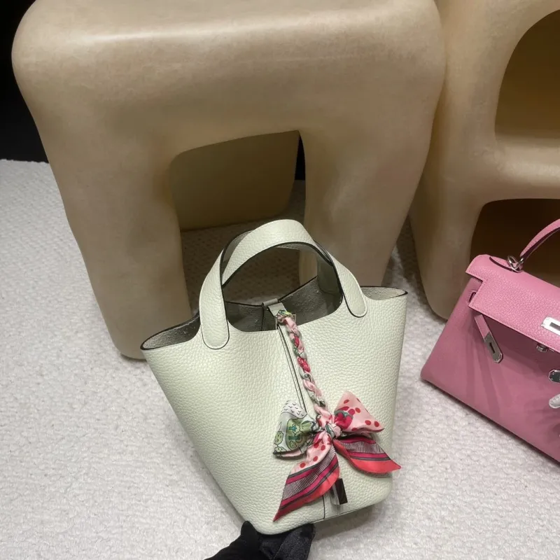 Alternative view of Hermes Shopping Bags-104
