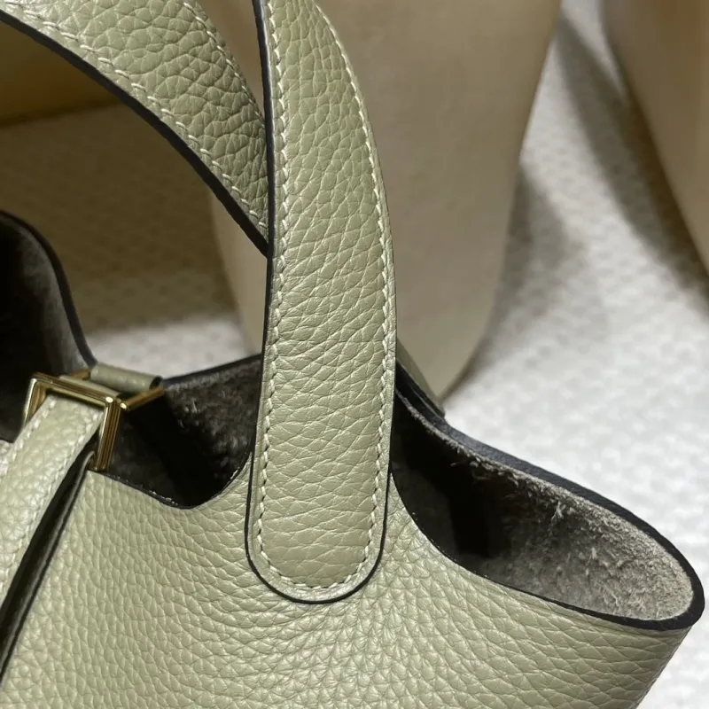 Alternative view of Hermes Shopping Bags-105