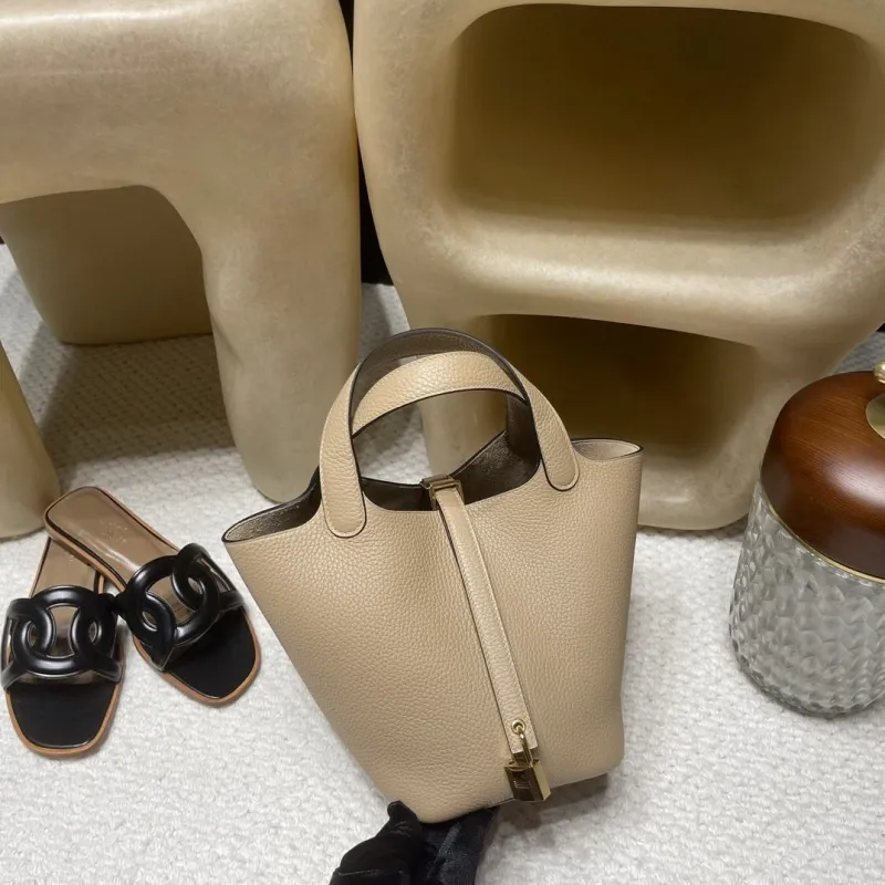 Alternative view of Hermes Shopping Bags-106
