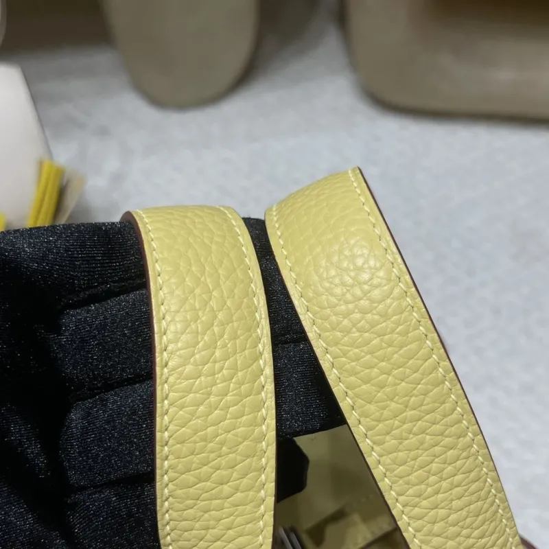 Hermes Light Yellow Leather Bucket Bag 107 - Image 4
