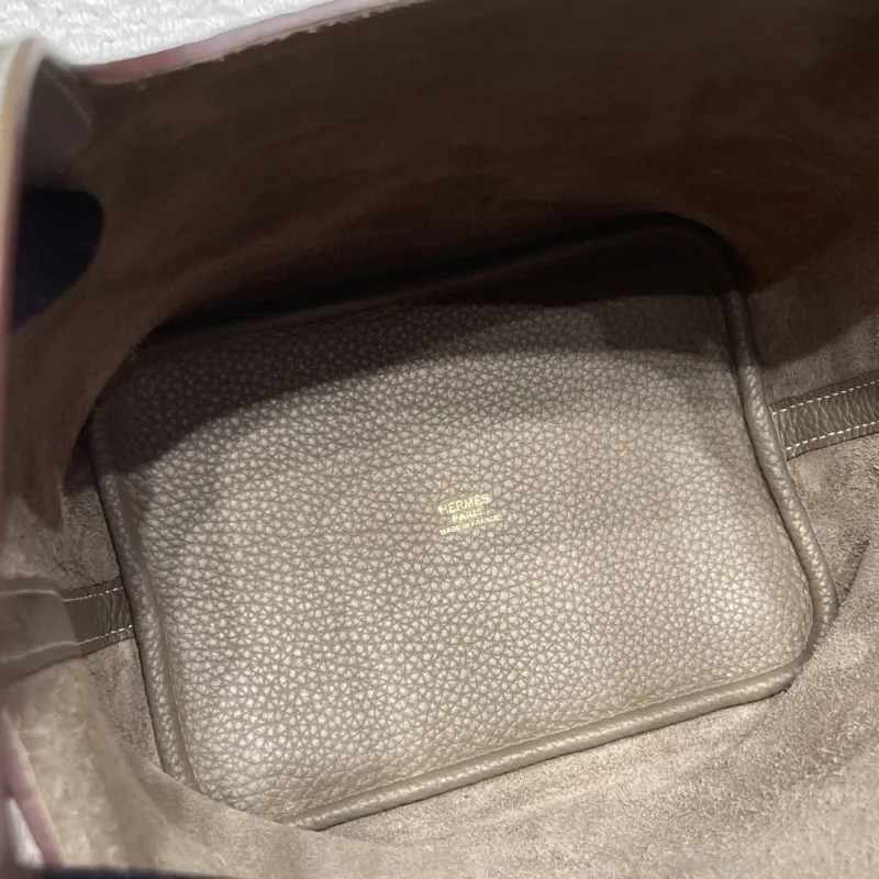 Hermes Taupe Leather Bucket Bag 109 - Image 5