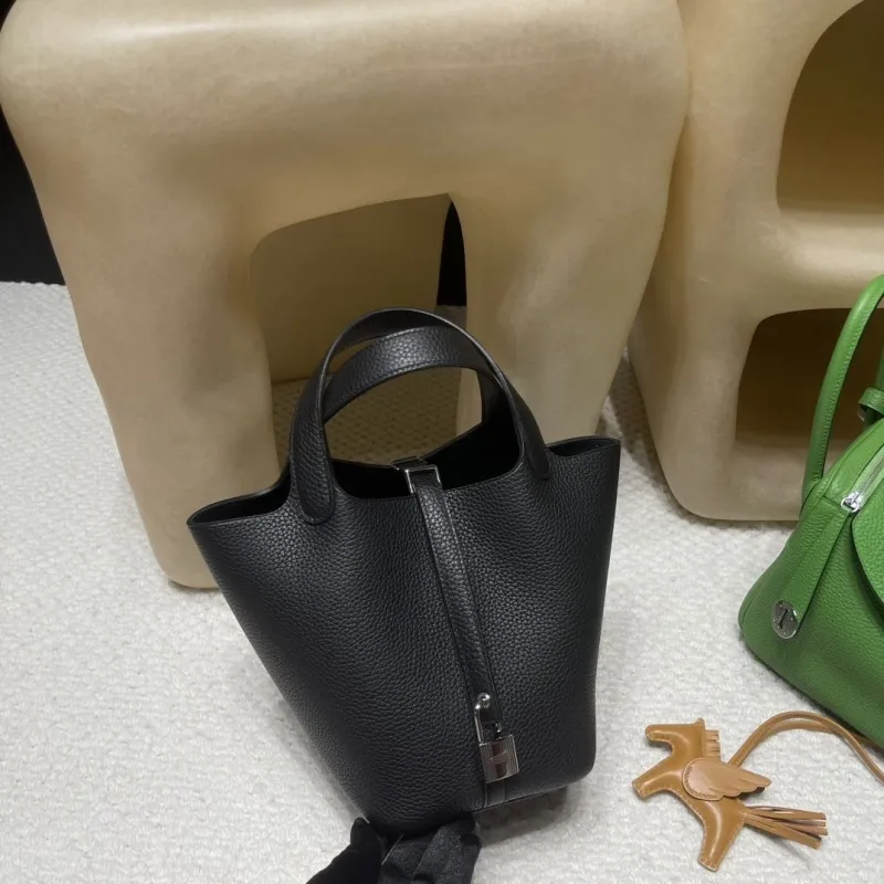 Alternative view of Hermes Shopping Bags-110