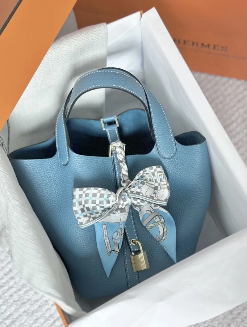 Hermes Blue Leather Bucket Handbag - Image 7