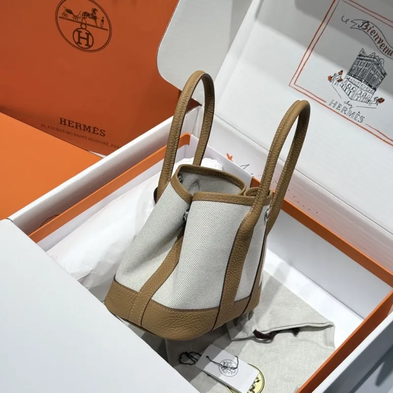 Alternative view of Hermes Shopping Bags-113