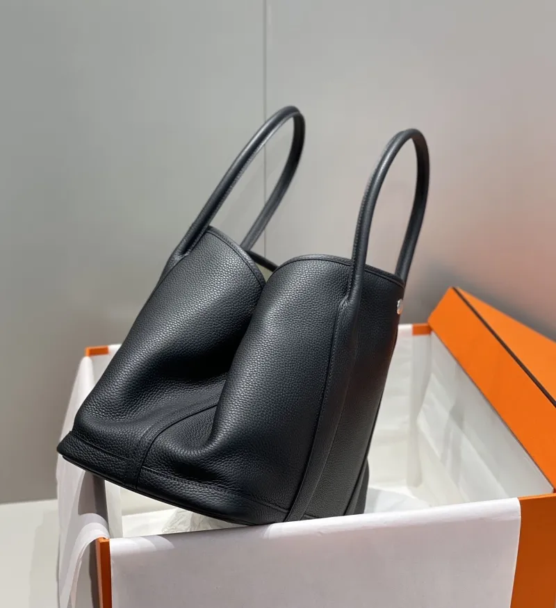 Alternative view of Hermes Shopping Bags-116