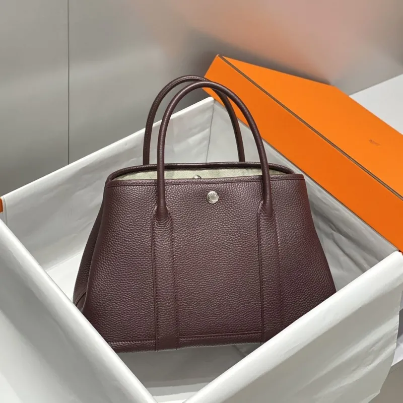 Alternative view of Hermes Shopping Bags-117