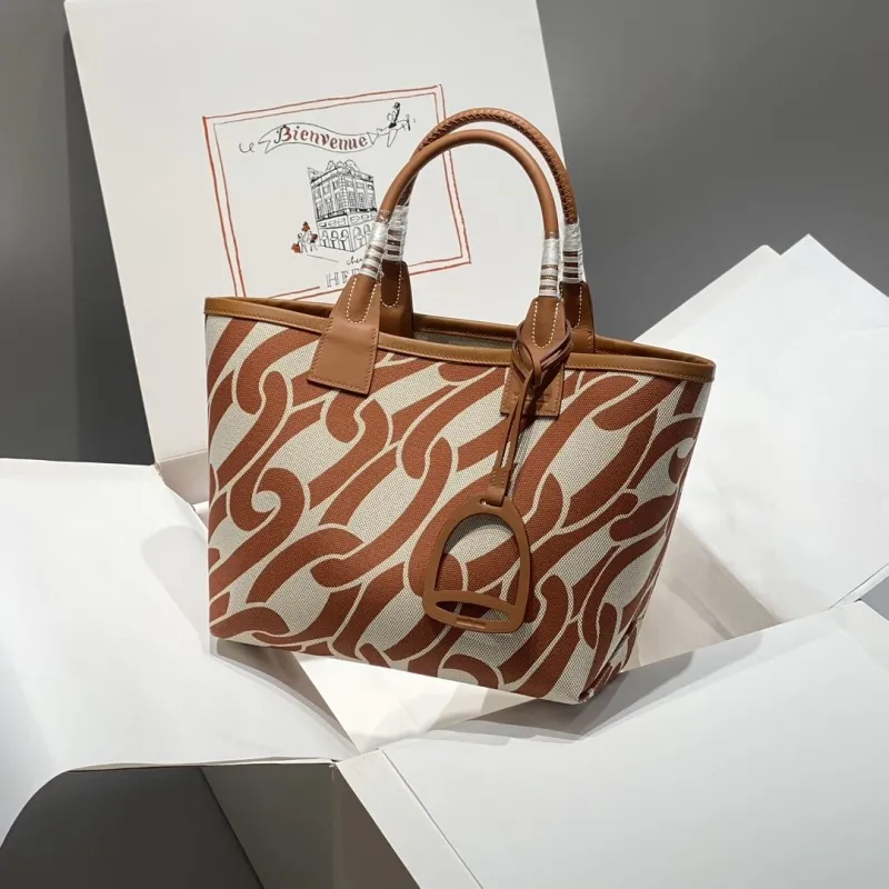 Alternative view of Hermes Shopping Bags-122