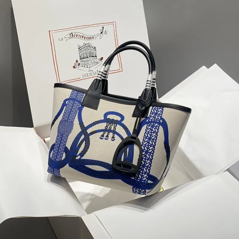 Alternative view of Hermes Shopping Bags-124