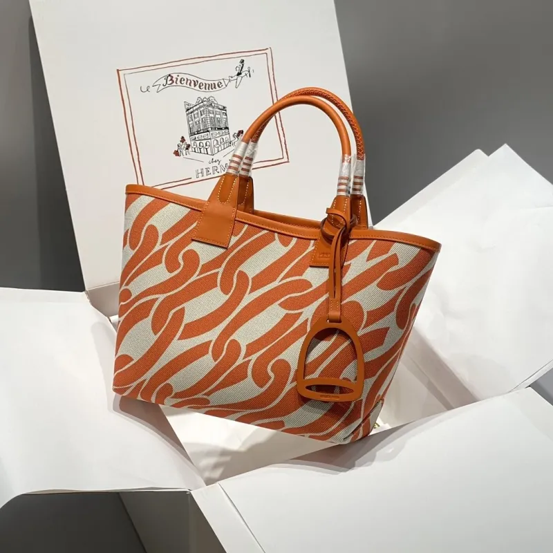 Alternative view of Hermes Shopping Bags-125