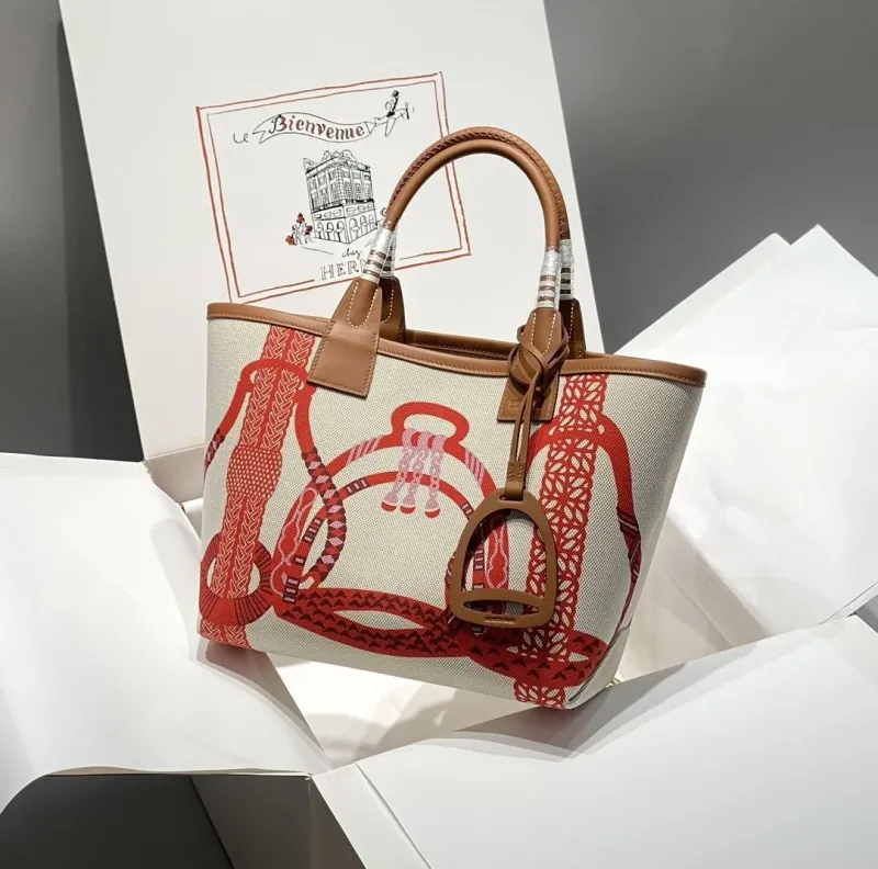 Alternative view of Hermes Shopping Bags-126