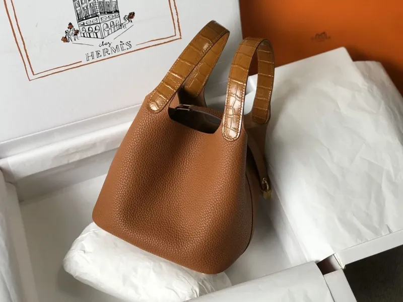 Alternative view of Hermes Shopping Bags-132