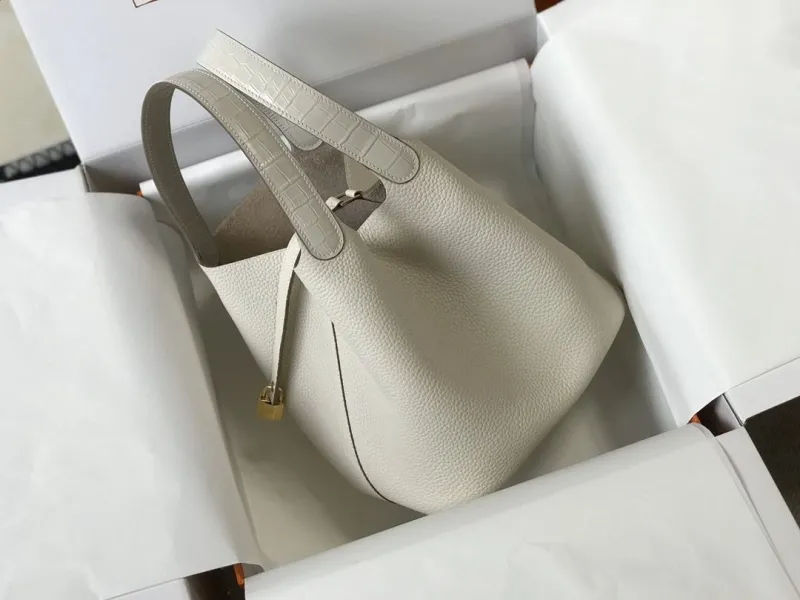 Alternative view of Hermes Shopping Bags-133