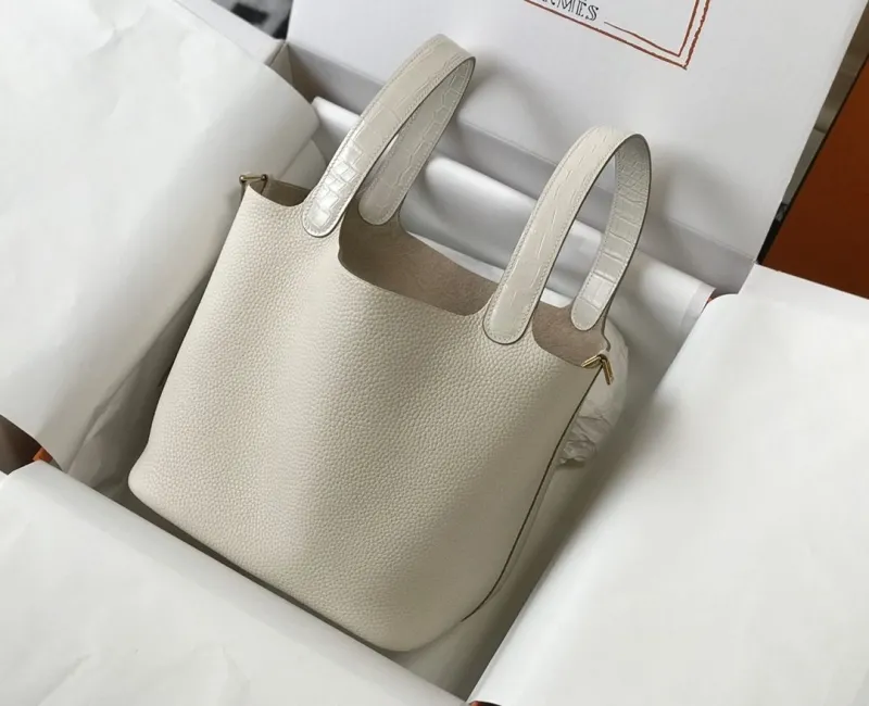 Hermes Off-White Leather Bucket Tote Bag - Image 3