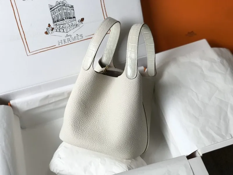 Alternative view of Hermes Shopping Bags-134