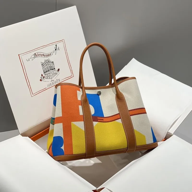 Hermes 137 Colorful Geometric Tote Bag - Image 3