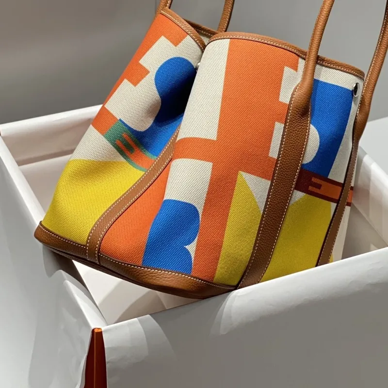 Hermes 137 Colorful Geometric Tote Bag - Image 4