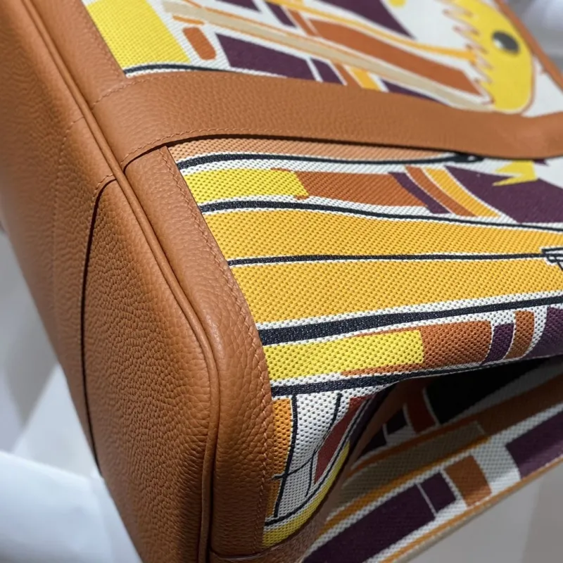 Hermes Tropical Print Tote Bag 142 - Image 5