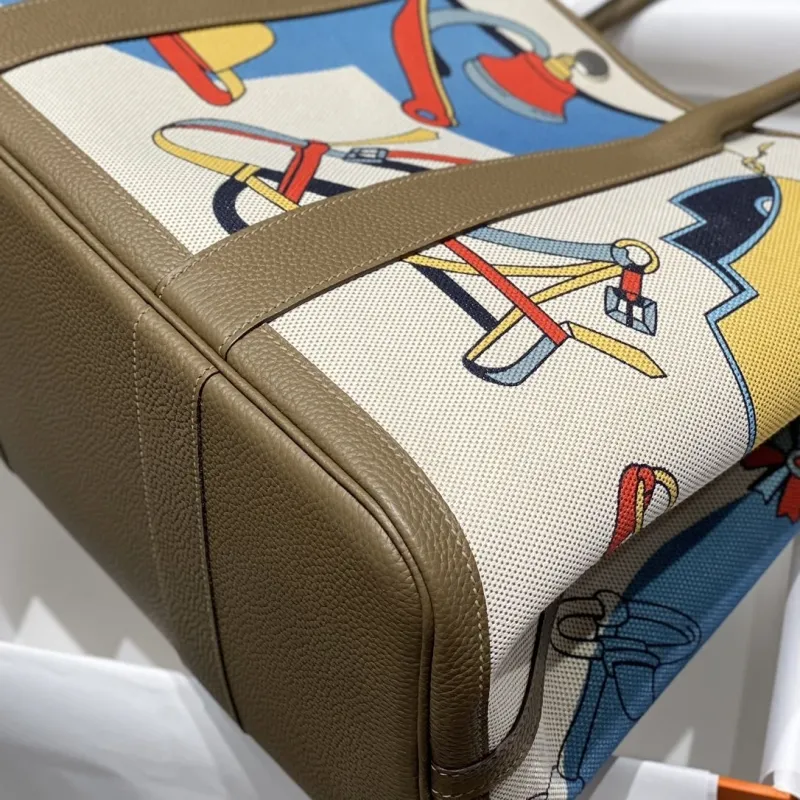 Hermes Printed Canvas Tote Bag 150 Beige - Image 3