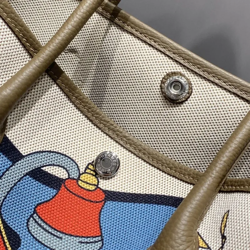 Hermes Printed Canvas Tote Bag 150 Beige - Image 4