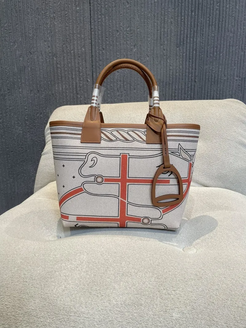 Hermes Beige Canvas Tote Bag 152