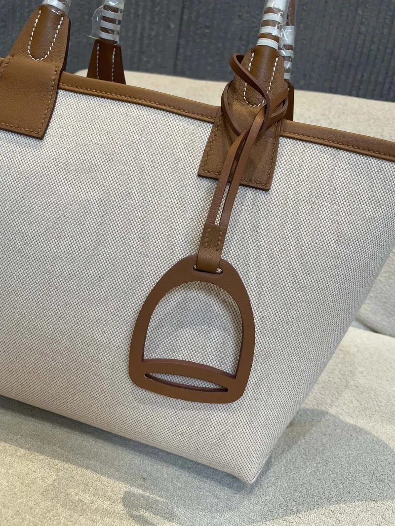 Alternative view of Hermes Beige Brown Canvas Tote Bag 154