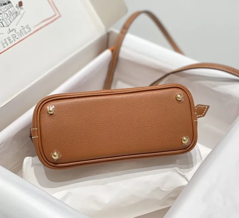 Hermes Brown Top Handle Bag 25 - Image 4