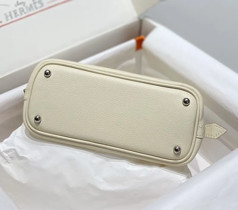 Hermes Cream Leather Top Handle Bag 105 - Image 4
