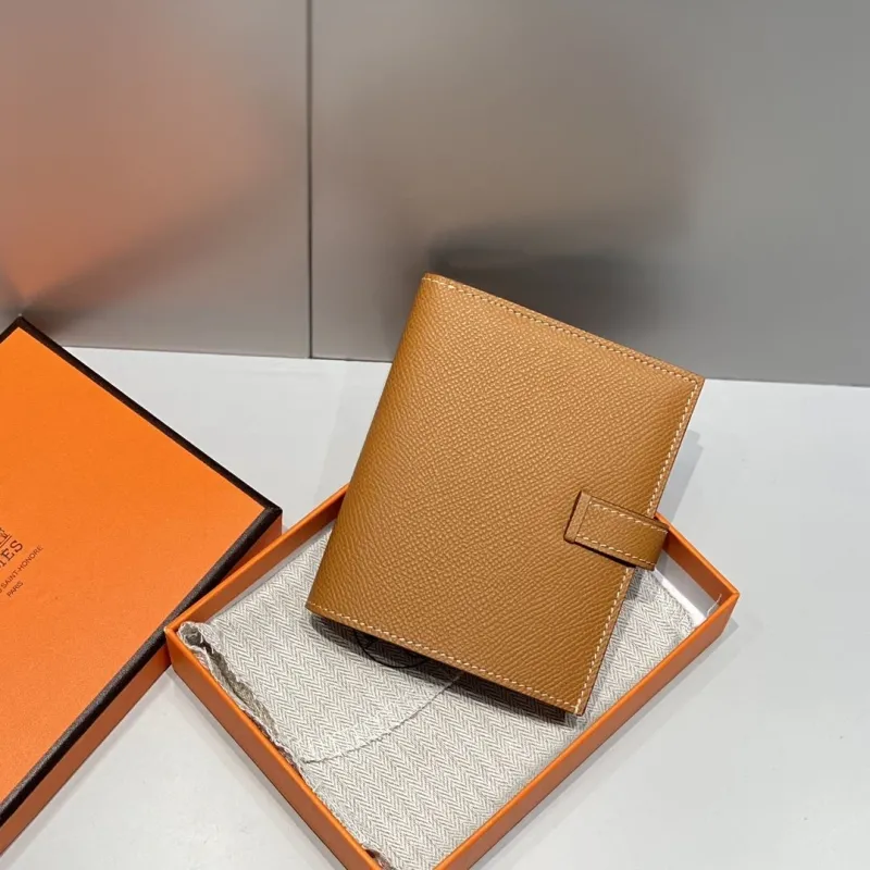 Alternative view of Hermes Wallets-62