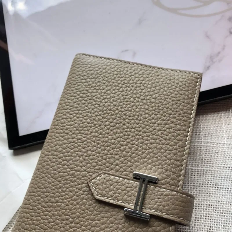 Alternative view of Hermes Wallets-83